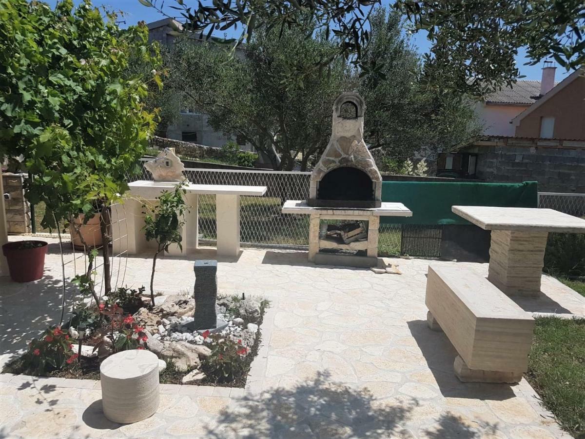 Apartment Maslenica, Near Zadar Esterno foto
